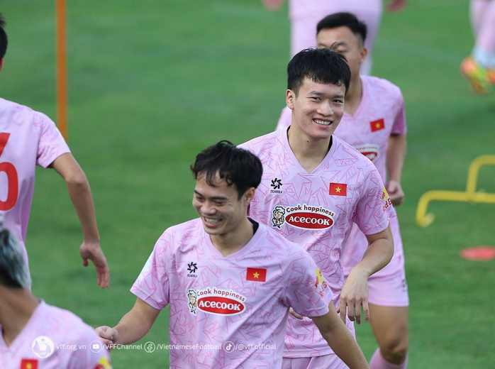 Tuyển thủ Nguyễn Hoàng Đức lấy lại tự tin dưới thời HLV Kim Sang-sik- Ảnh 5. Tuyển thủ Nguyễn Hoàng Đức lấy lại tự tin dưới thời HLV Kim Sang-sik- Ảnh 5.