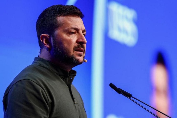 Tổng thống Ukraine Volodymyr Zelensky phát biểu tại Đối thoại Shangri-La ở Singapore ngày 2-6. Ảnh: Reuters Tổng thống Ukraine Volodymyr Zelensky phát biểu tại Đối thoại Shangri-La ở Singapore ngày 2-6. Ảnh: Reuters