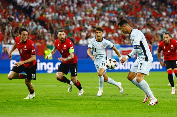 Euro 2024: BỒ ĐÀO NHA - SLOVENIA (2 GIỜ, NGÀY 2-7) - Đẳng cấp lên tiếng- Ảnh 1. Euro 2024: BỒ ĐÀO NHA - SLOVENIA (2 GIỜ, NGÀY 2-7) - Đẳng cấp lên tiếng- Ảnh 1.