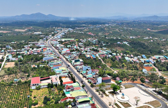 Lâm Đồng: 400 triệu đồng để sửa 5 cổng chào ở 1 thị trấn- Ảnh 1. Lâm Đồng: 400 triệu đồng để sửa 5 cổng chào ở 1 thị trấn- Ảnh 1.