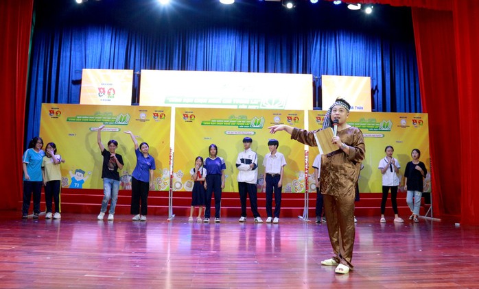 Định hướng nghề nghiệp qua hoạt động hè- Ảnh 1. Định hướng nghề nghiệp qua hoạt động hè- Ảnh 1.