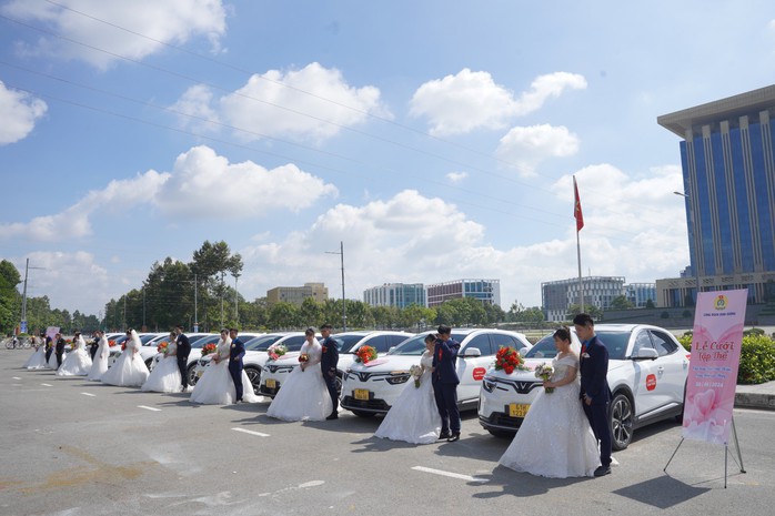 Sự kiện "trong mơ" của các cặp đôi chưa có điều kiện tổ chức lễ cưới ở Bình Dương - Ảnh 1. Sự kiện "trong mơ" của các cặp đôi chưa có điều kiện tổ chức lễ cưới ở Bình Dương - Ảnh 1.