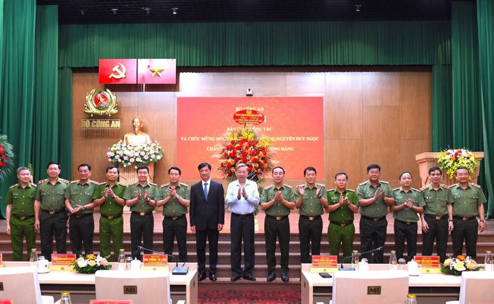 Thượng tướng Nguyễn Duy Ngọc bàn giao công tác tại Bộ Công an- Ảnh 1. Thượng tướng Nguyễn Duy Ngọc bàn giao công tác tại Bộ Công an- Ảnh 1.