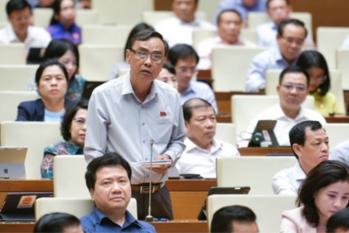 Đại biểu Nguyễn Minh Hoàng (Đoàn TP HCM) tham gia chất vấn.Ảnh: LÂM HIỂN Đại biểu Nguyễn Minh Hoàng (Đoàn TP HCM) tham gia chất vấn.Ảnh: LÂM HIỂN