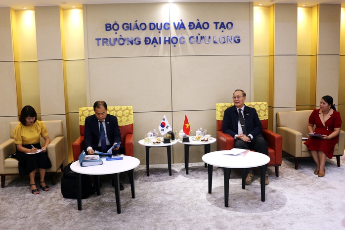 Trường ĐH Cửu Long tăng cường hợp tác với Hàn Quốc- Ảnh 2. Trường ĐH Cửu Long tăng cường hợp tác với Hàn Quốc- Ảnh 2.
