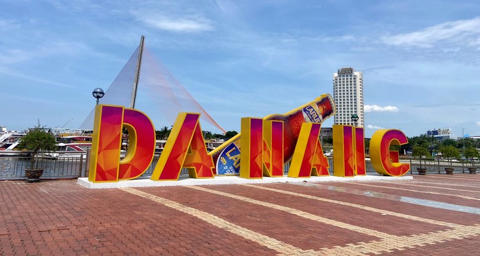 Người dân Đà Nẵng băn khoăn: "Phố đi bộ" hay "phố đi nhậu"?!- Ảnh 2. Người dân Đà Nẵng băn khoăn: "Phố đi bộ" hay "phố đi nhậu"?!- Ảnh 2.
