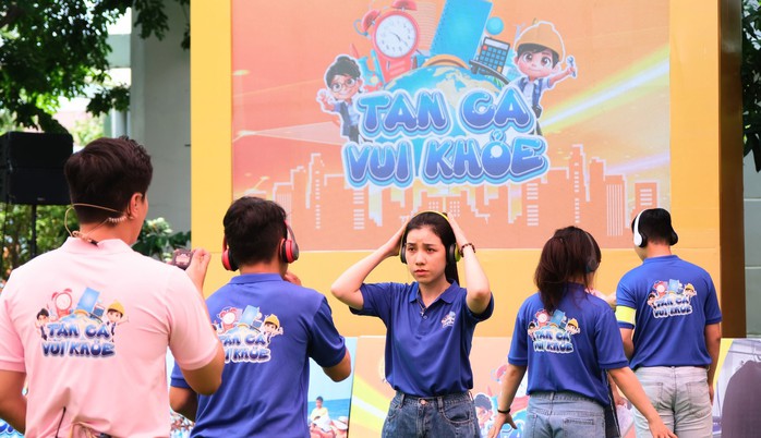 Đoàn viên - lao động tham gia tranh tài tại chương trình game show “Tan ca Vui - Khỏe” được ghi hình số đầu tiên vào ngày 12-5 Đoàn viên - lao động tham gia tranh tài tại chương trình game show “Tan ca Vui - Khỏe” được ghi hình số đầu tiên vào ngày 12-5