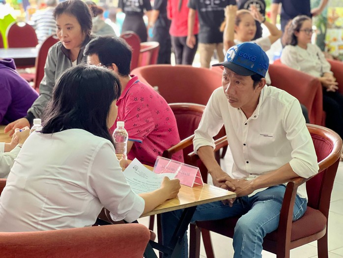 Luật sư tư vấn pháp luật cho người lao động tại quận 7, TP HCM Ảnh: HUỲNH NHƯ Luật sư tư vấn pháp luật cho người lao động tại quận 7, TP HCM Ảnh: HUỲNH NHƯ