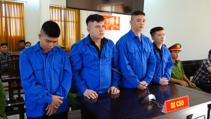 Một tiểu thương ở Kiên Giang bị chém suýt chết vì phát loa bán tôm giá rẻ- Ảnh 1. Một tiểu thương ở Kiên Giang bị chém suýt chết vì phát loa bán tôm giá rẻ- Ảnh 1.