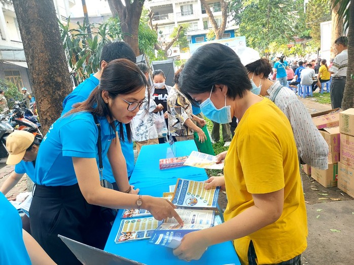 Băn khoăn với đề xuất tham gia BHXH bắt buộc với chủ hộ kinh doanh- Ảnh 2. Băn khoăn với đề xuất tham gia BHXH bắt buộc với chủ hộ kinh doanh- Ảnh 2.