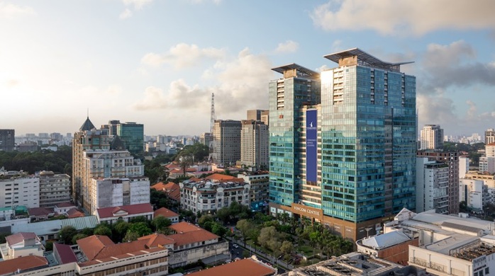 Tòa tháp Vincom Center Đồng Khởi án ngữ vị trí trung tâm Quận 1, TP HCM. Ảnh: TG Tòa tháp Vincom Center Đồng Khởi án ngữ vị trí trung tâm Quận 1, TP HCM. Ảnh: TG