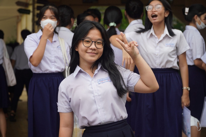 Thi vào lớp 10 tại TP HCM: Chọn hơn 77.000 thí sinh vào trường công- Ảnh 1. Thi vào lớp 10 tại TP HCM: Chọn hơn 77.000 thí sinh vào trường công- Ảnh 1.