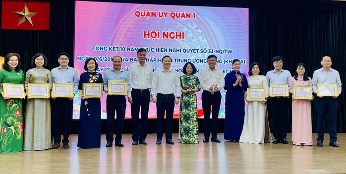 Bí thư Quận ủy quận 1 Dương Anh Đức: Xây dựng môi trường sống tử tế, văn minh- Ảnh 2. Bí thư Quận ủy quận 1 Dương Anh Đức: Xây dựng môi trường sống tử tế, văn minh- Ảnh 2.