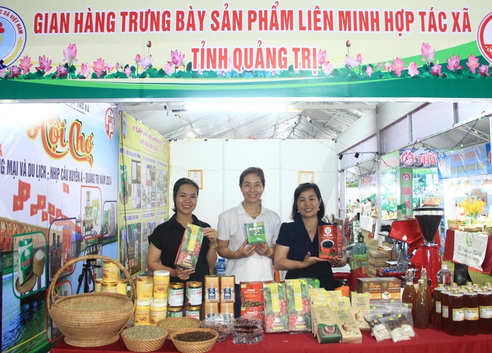 Gần 400 gian hàng tham gia Hội chợ Thương mại và Du lịch Nhịp cầu xuyên Á - Quảng Trị 2024- Ảnh 1. Gần 400 gian hàng tham gia Hội chợ Thương mại và Du lịch Nhịp cầu xuyên Á - Quảng Trị 2024- Ảnh 1.