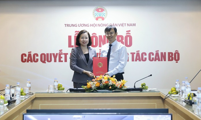 Bổ nhiệm Tổng Biên tập Báo Nông thôn Ngày nay - Điện tử Dân Việt- Ảnh 1. Bổ nhiệm Tổng Biên tập Báo Nông thôn Ngày nay - Điện tử Dân Việt- Ảnh 1.