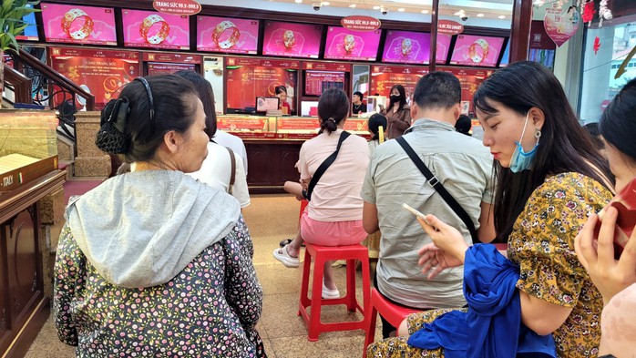 Tiệm vàng mở bán bất ngờ, đóng cửa nhanh như Tiệm vàng mở bán bất ngờ, đóng cửa nhanh như