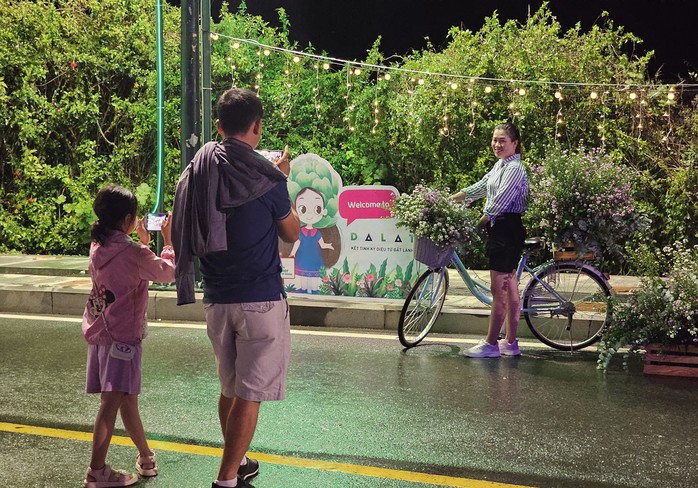 Đà Lạt, Đà Nẵng khai trương phố đi bộ - Ảnh 16. Đà Lạt, Đà Nẵng khai trương phố đi bộ - Ảnh 16.