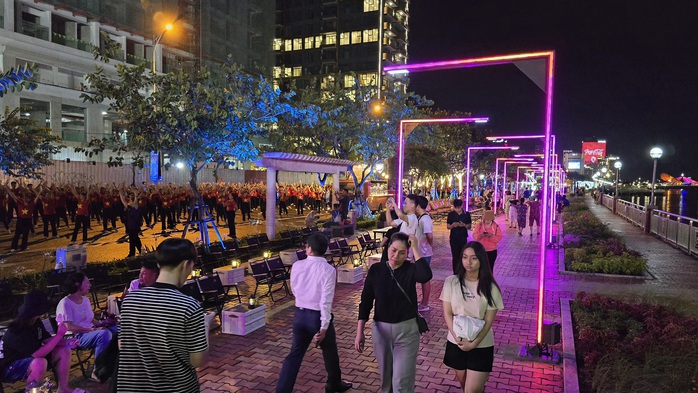 Đà Lạt, Đà Nẵng khai trương phố đi bộ - Ảnh 6. Đà Lạt, Đà Nẵng khai trương phố đi bộ - Ảnh 6.