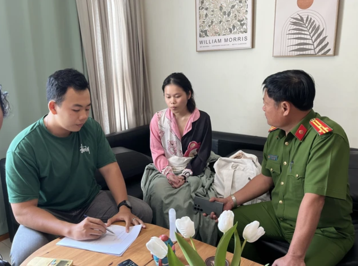 Người đàn ông ngoại quốc đứng sau vụ bắt cóc 2 cháu bé ở phố đi bộ Nguyễn Huệ- Ảnh 1.