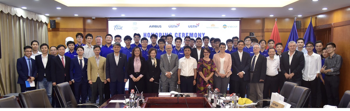 Airbus tham gia phát triển nhân lực ngành hàng không vũ trụ Việt Nam- Ảnh 2. Airbus tham gia phát triển nhân lực ngành hàng không vũ trụ Việt Nam- Ảnh 2.