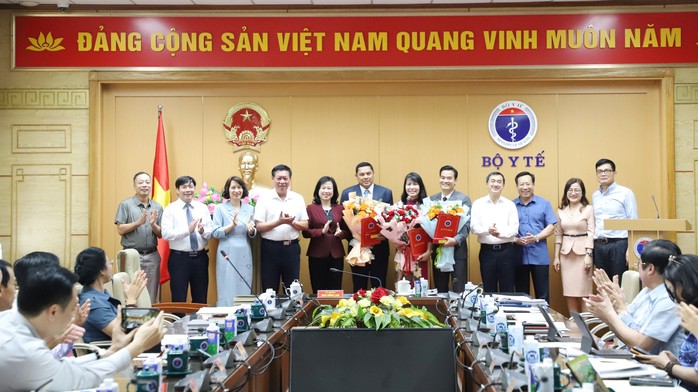 Bộ Y tế bổ nhiệm nhiều lãnh đạo vụ, cục- Ảnh 1.