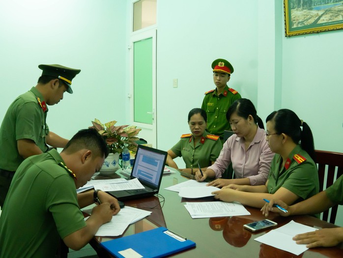 Hậu Giang: Bắt 1 trưởng phòng, 1 chuyên viên tài nguyên – môi trường - Ảnh 1.