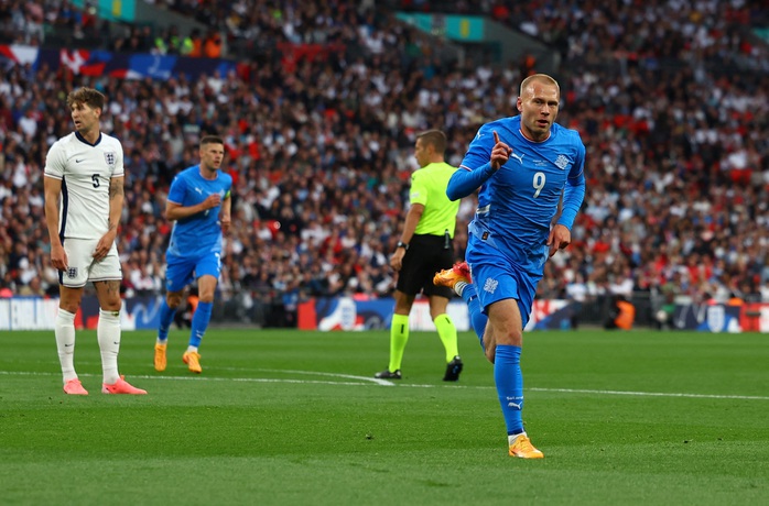 Tuyển Anh thua sốc Iceland, báo động đỏ trước thềm Euro 2024- Ảnh 3. Tuyển Anh thua sốc Iceland, báo động đỏ trước thềm Euro 2024- Ảnh 3.