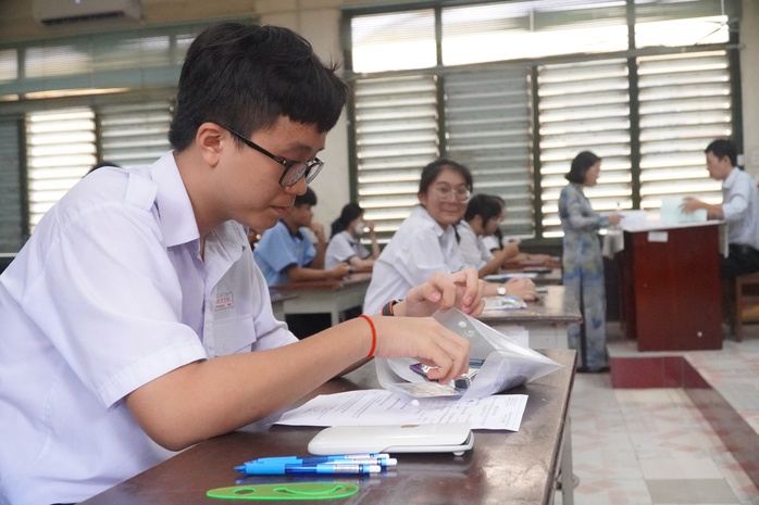 Những tình huống "thót tim" trước thi môn toán lớp 10 tại TP HCM- Ảnh 7. Những tình huống "thót tim" trước thi môn toán lớp 10 tại TP HCM- Ảnh 7.