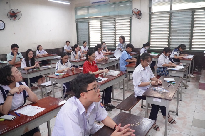 Những tình huống "thót tim" trước thi môn toán lớp 10 tại TP HCM- Ảnh 6. Những tình huống "thót tim" trước thi môn toán lớp 10 tại TP HCM- Ảnh 6.
