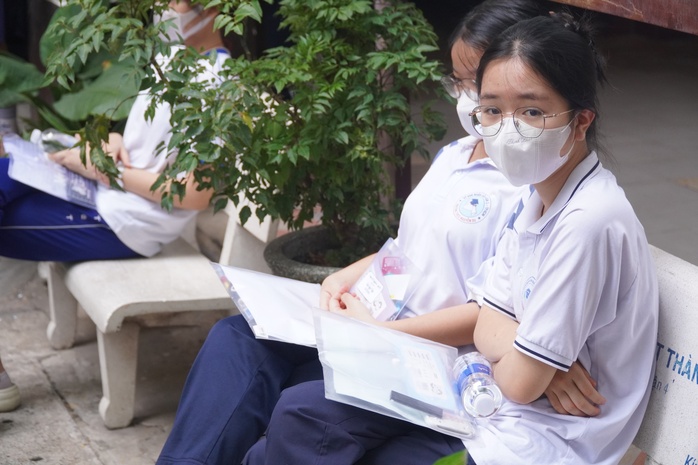 Những tình huống "thót tim" trước thi môn toán lớp 10 tại TP HCM- Ảnh 4. Những tình huống "thót tim" trước thi môn toán lớp 10 tại TP HCM- Ảnh 4.