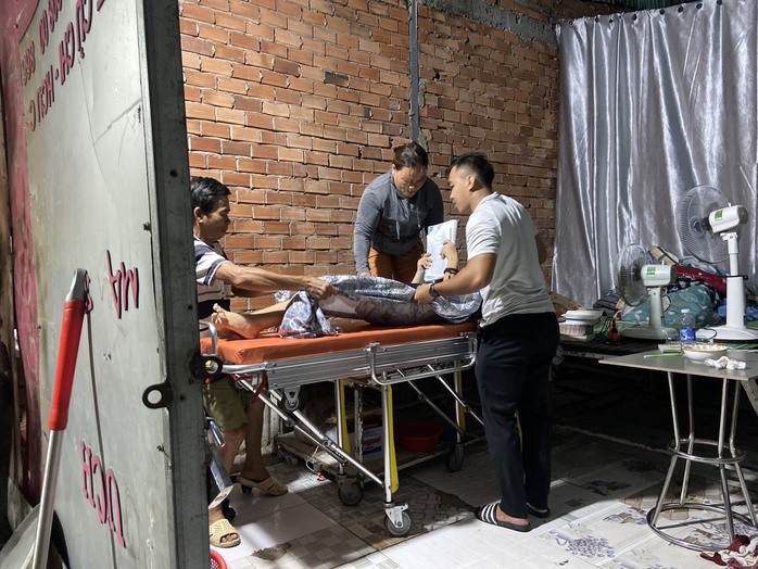 Thí sinh bị gãy sống lưng không thể dự thi môn toán lớp 10 vì phải nhập viện- Ảnh 3. Thí sinh bị gãy sống lưng không thể dự thi môn toán lớp 10 vì phải nhập viện- Ảnh 3.