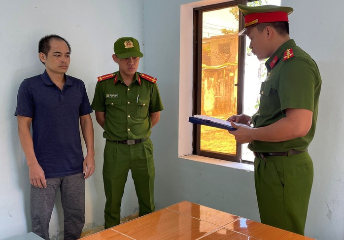 Lập công ty “ma” để đưa hàng lậu từ Pháp về Việt Nam- Ảnh 1. Lập công ty “ma” để đưa hàng lậu từ Pháp về Việt Nam- Ảnh 1.