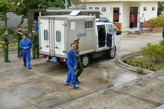 Bốn án chung thân vụ bắn vào 30 người đang dự tiệc sinh nhật ở Long An- Ảnh 1. Bốn án chung thân vụ bắn vào 30 người đang dự tiệc sinh nhật ở Long An- Ảnh 1.