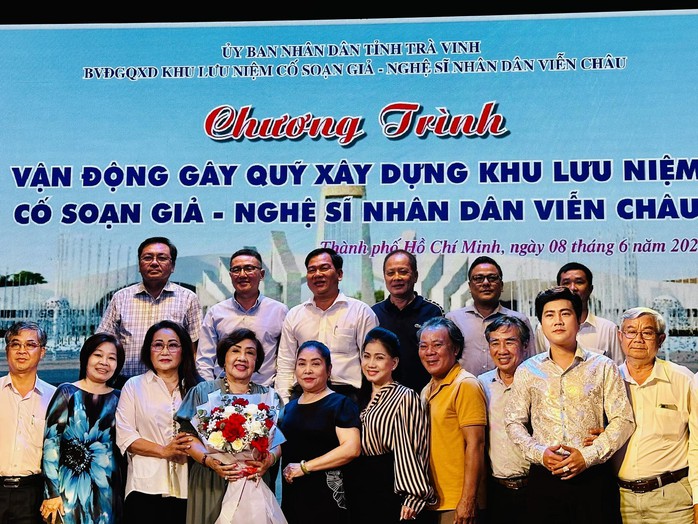 NSND Lệ Thủy kêu gọi chung tay gây quỹ xây dựng Khu lưu niệm cố soạn giả - NSND Viễn Châu- Ảnh 8. NSND Lệ Thủy kêu gọi chung tay gây quỹ xây dựng Khu lưu niệm cố soạn giả - NSND Viễn Châu- Ảnh 8.