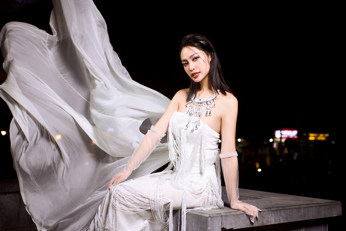Hoa hậu Nông Thúy Hằng, Đoàn Thu Thủy Hoa hậu Nông Thúy Hằng, Đoàn Thu Thủy