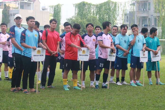 Sôi động Giải bóng đá Báo Công an TP HCM mở rộng năm 2024- Ảnh 3.