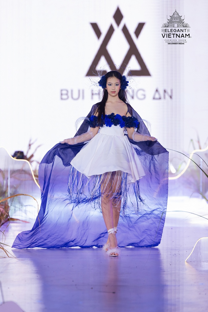 Hoa hậu Nông Thúy Hằng, Đoàn Thu Thủy Hoa hậu Nông Thúy Hằng, Đoàn Thu Thủy