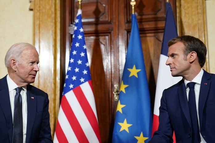 Tổng thống Mỹ Joe Biden có chuyến thăm Pháp và hội đàm với người đồng cấp Emmanuel Macron. Ảnh: Reuters Tổng thống Mỹ Joe Biden có chuyến thăm Pháp và hội đàm với người đồng cấp Emmanuel Macron. Ảnh: Reuters