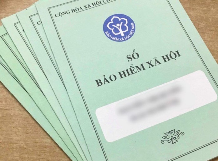 Đề xuất "khai tử" Sổ BHXH giấy từ 1-1-2026- Ảnh 1. Đề xuất "khai tử" Sổ BHXH giấy từ 1-1-2026- Ảnh 1.