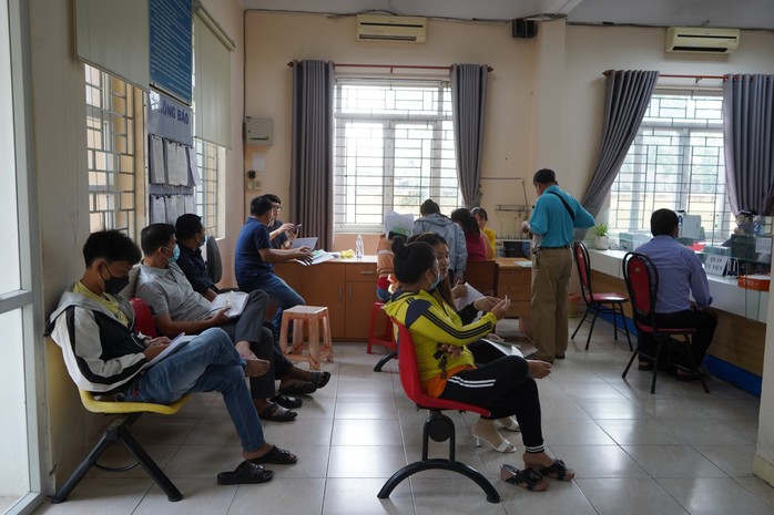 Cấm hay cho phép người lao động rút BHXH 1 lần đều là bài toán khó- Ảnh 2. Cấm hay cho phép người lao động rút BHXH 1 lần đều là bài toán khó- Ảnh 2.