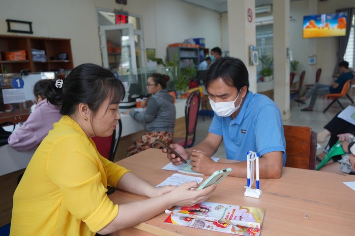 Cấm hay cho phép người lao động rút BHXH 1 lần đều là bài toán khó- Ảnh 1. Cấm hay cho phép người lao động rút BHXH 1 lần đều là bài toán khó- Ảnh 1.