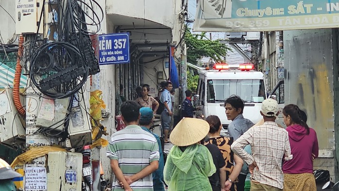 Một phụ nữ tử vong trong phòng trọ bị cháy lúc rạng sáng- Ảnh 1. Một phụ nữ tử vong trong phòng trọ bị cháy lúc rạng sáng- Ảnh 1.