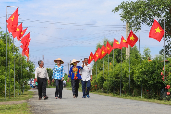 Đường cờ Tổ quốc tại TP Tân Uyên, tỉnh Bình Dương Đường cờ Tổ quốc tại TP Tân Uyên, tỉnh Bình Dương
