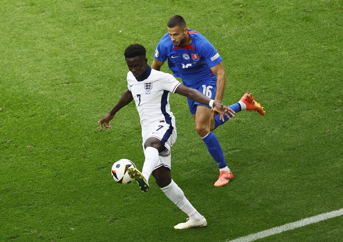 Euro 2024: Bi kịch 8 năm trước hiện về với tuyển Anh trước siêu phẩm Bellingham- Ảnh 4. Euro 2024: Bi kịch 8 năm trước hiện về với tuyển Anh trước siêu phẩm Bellingham- Ảnh 4.