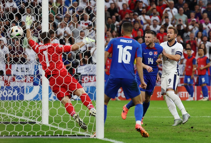 Euro 2024: Bi kịch 8 năm trước hiện về với tuyển Anh trước siêu phẩm Bellingham- Ảnh 3. Euro 2024: Bi kịch 8 năm trước hiện về với tuyển Anh trước siêu phẩm Bellingham- Ảnh 3.