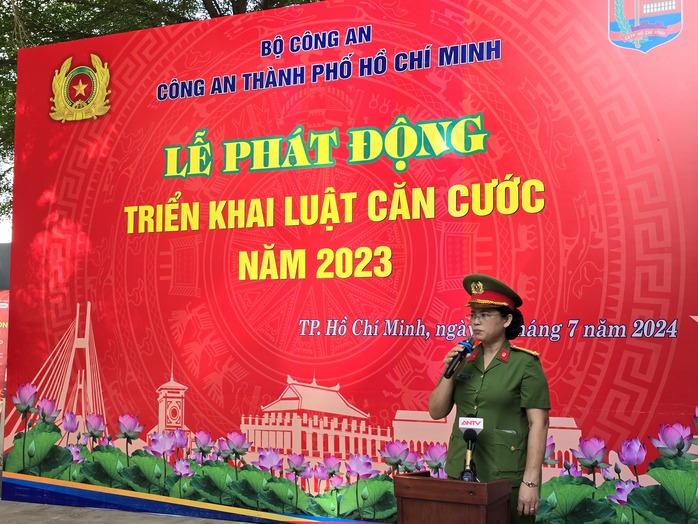 Những công dân TP HCM đầu tiên làm căn cước có thu thập mống mắt- Ảnh 3. Những công dân TP HCM đầu tiên làm căn cước có thu thập mống mắt- Ảnh 3.
