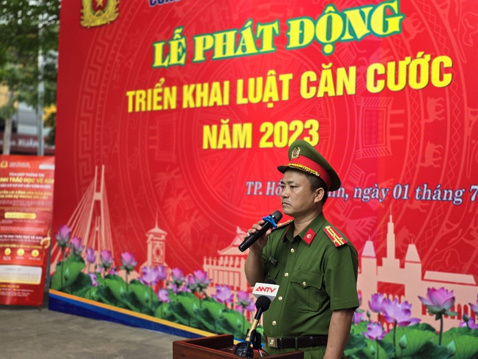 Những công dân TP HCM đầu tiên làm căn cước có thu thập mống mắt- Ảnh 4. Những công dân TP HCM đầu tiên làm căn cước có thu thập mống mắt- Ảnh 4.