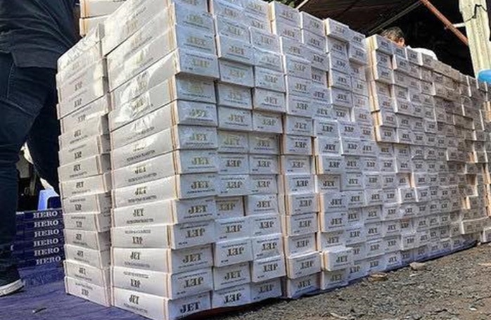 Phá đường dây buôn bán thuốc lá lậu hoạt động tinh vi- Ảnh 1. Phá đường dây buôn bán thuốc lá lậu hoạt động tinh vi- Ảnh 1.