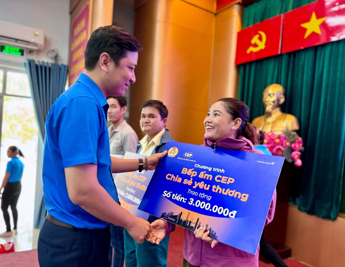 "Bếp ấm", ấm lòng người- Ảnh 1.