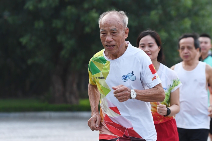 Huyền thoại điền kinh Bùi Lương ra đi trên hành trình vạn dặm- Ảnh 4. Huyền thoại điền kinh Bùi Lương ra đi trên hành trình vạn dặm- Ảnh 4.